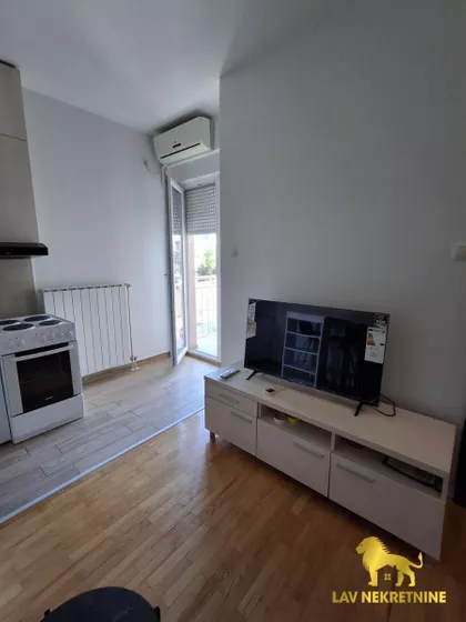 ARSE TEODOROVIĆA | 4zida.rs