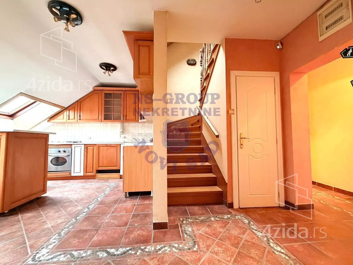 Petosoban stan | 4zida