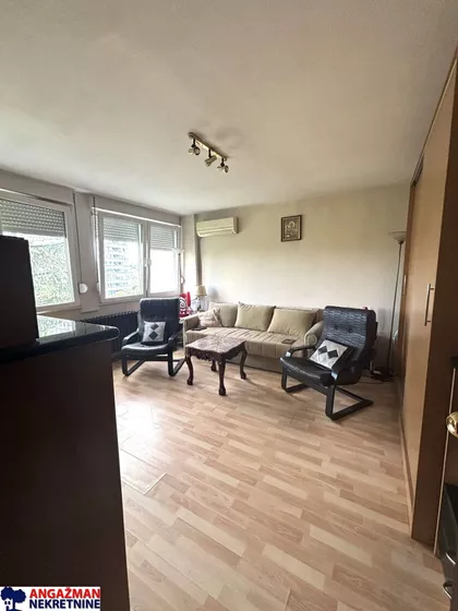 Ustanička | 4zida.rs