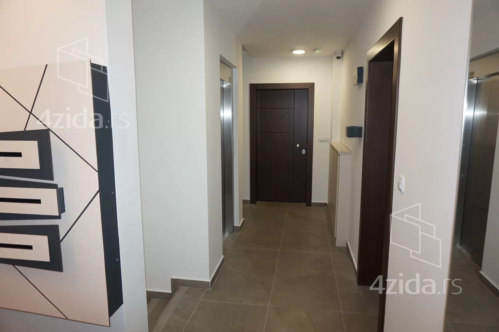Šestosoban stan | 4zida