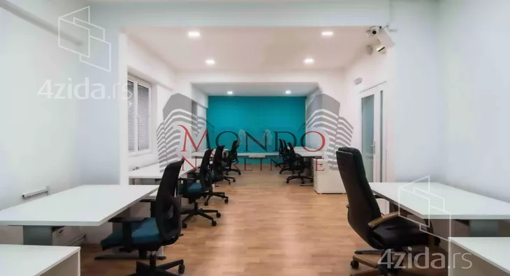 Poslovna zgrada | 4zida