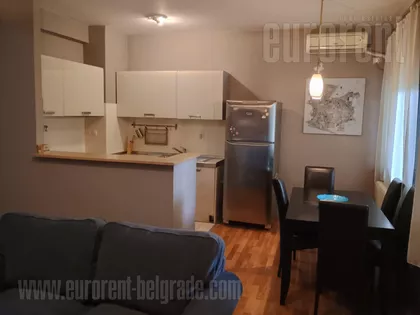 CRVENI KRST | 4zida.rs