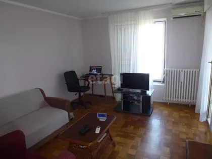 Peđe Milosavljevića | 4zida.rs