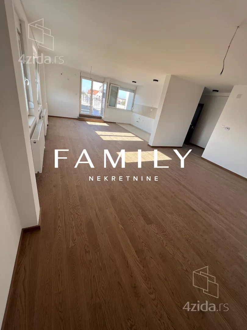 Šestoiposoban stan | 4zida