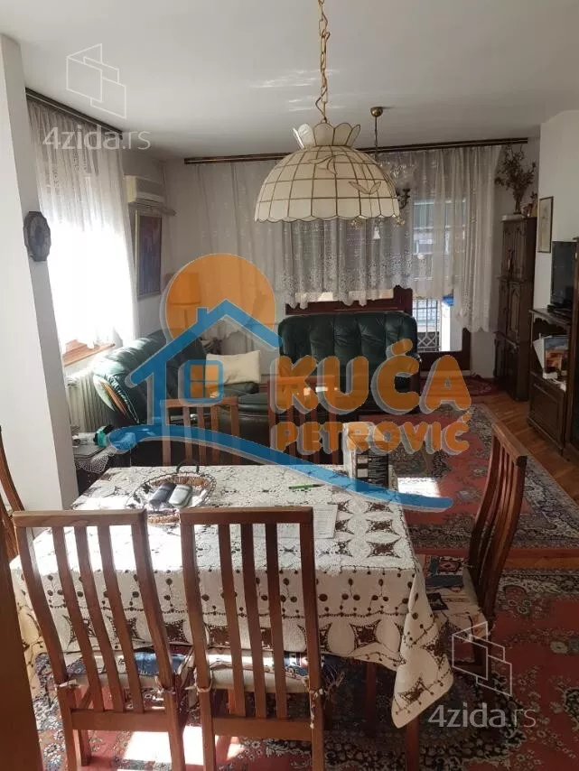 Troiposoban stan | 4zida