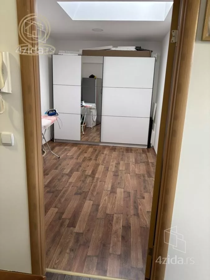 Šestosoban stan | 4zida