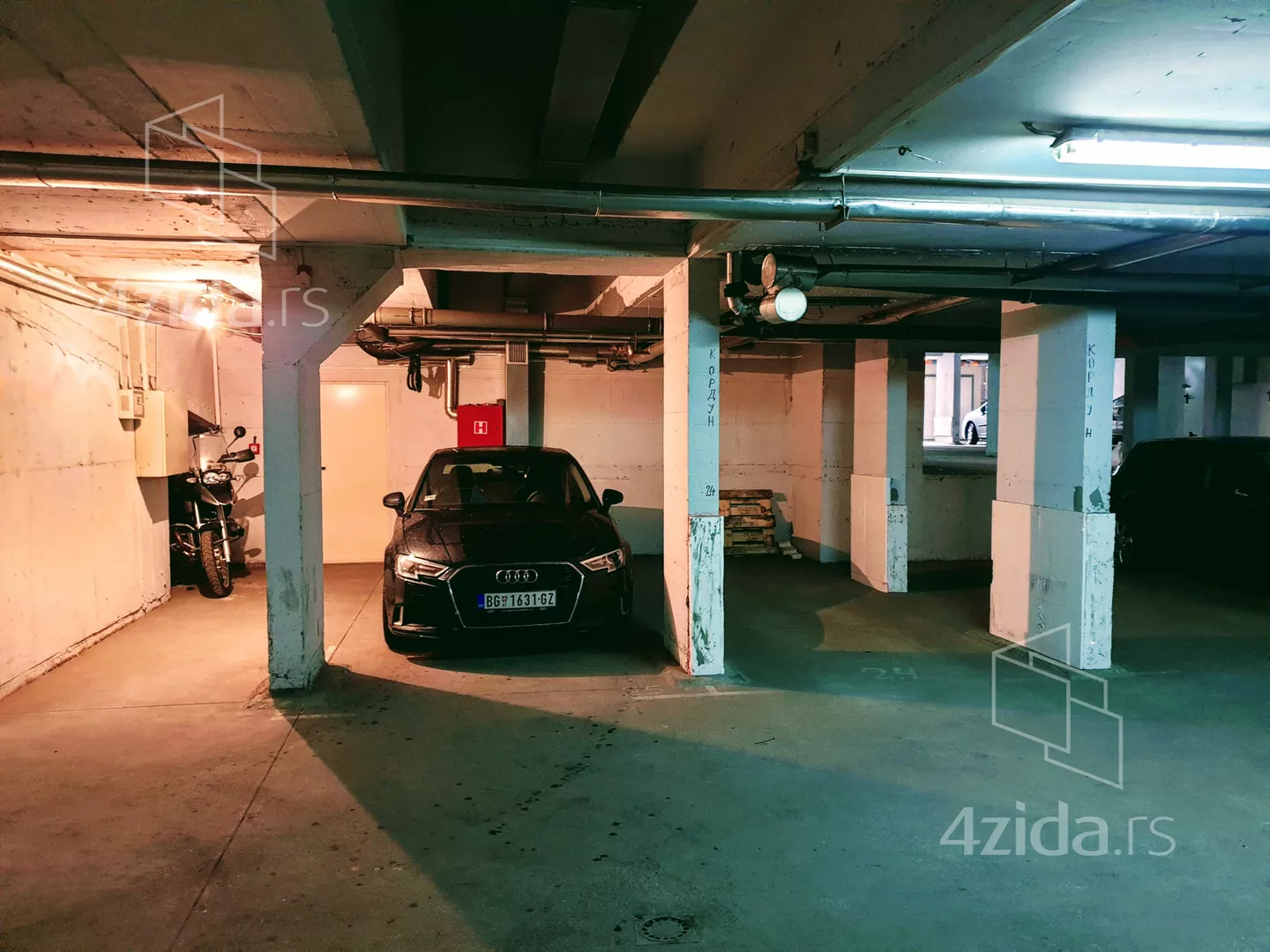 Garaža | 4zida