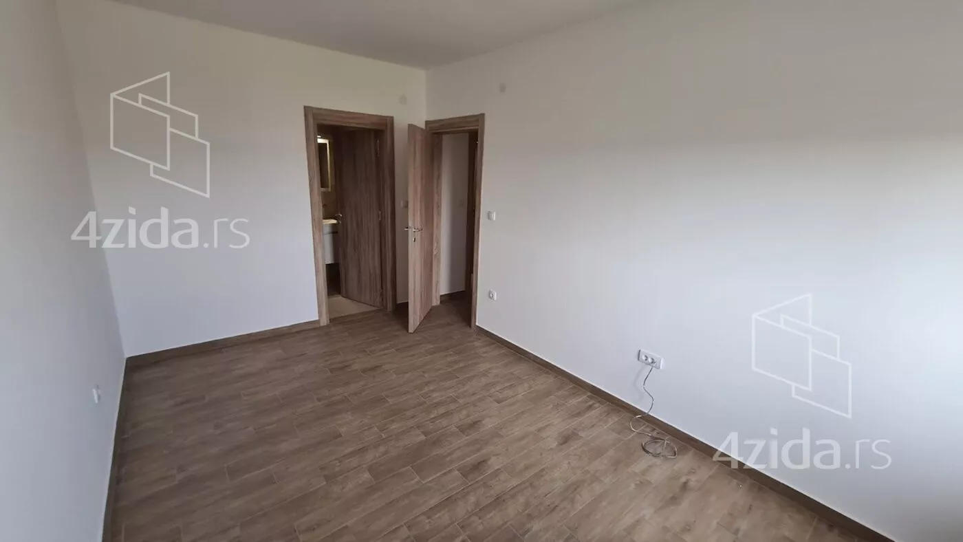 Četvoroiposoban stan | 4zida