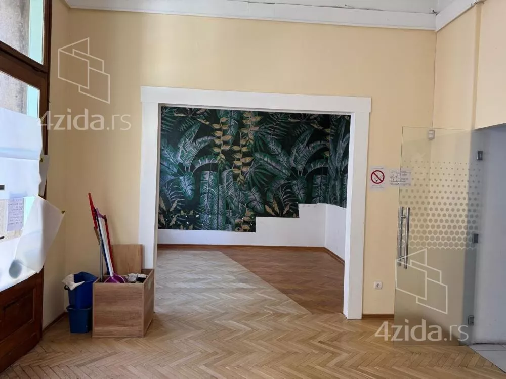 Lokal | 4zida