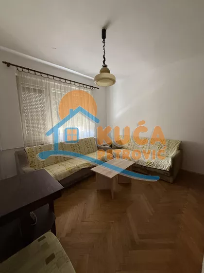 Cara Dušana | 4zida.rs