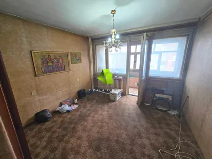 Crveni Pevac | 4zida.rs