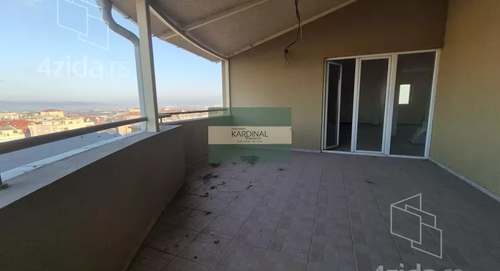 Šestosoban stan | 4zida