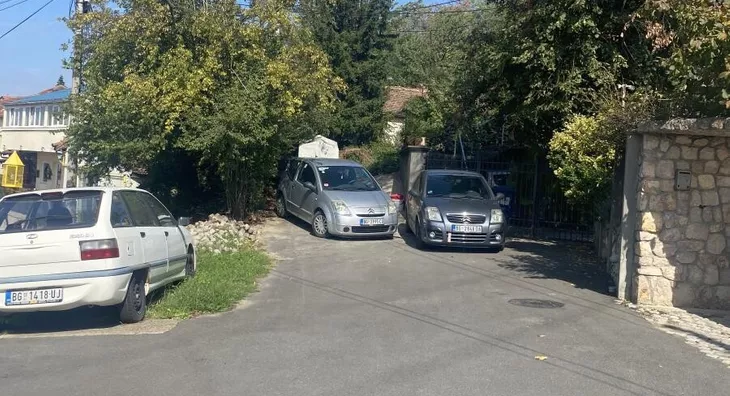 Plac | 4zida