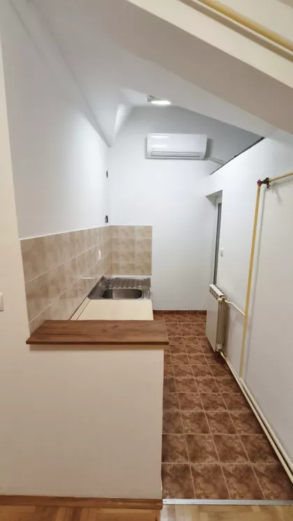 Majora Omera Mehića 16 | 4zida.rs