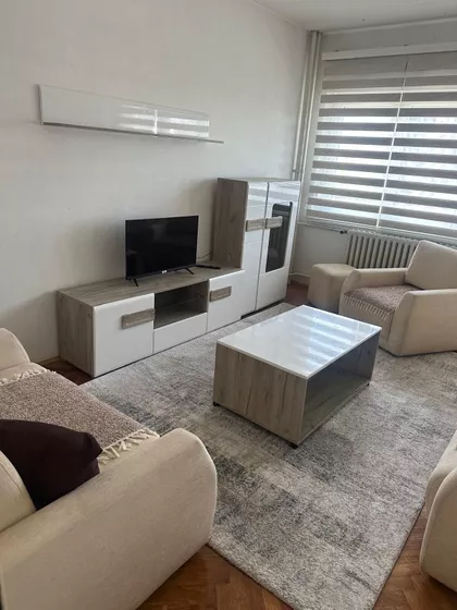 Bulevar Cara Lazara 9 | 4zida.rs