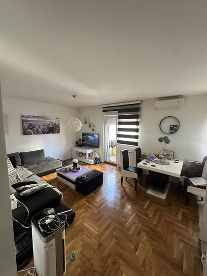 Učitelja Mihailovića | 4zida.rs