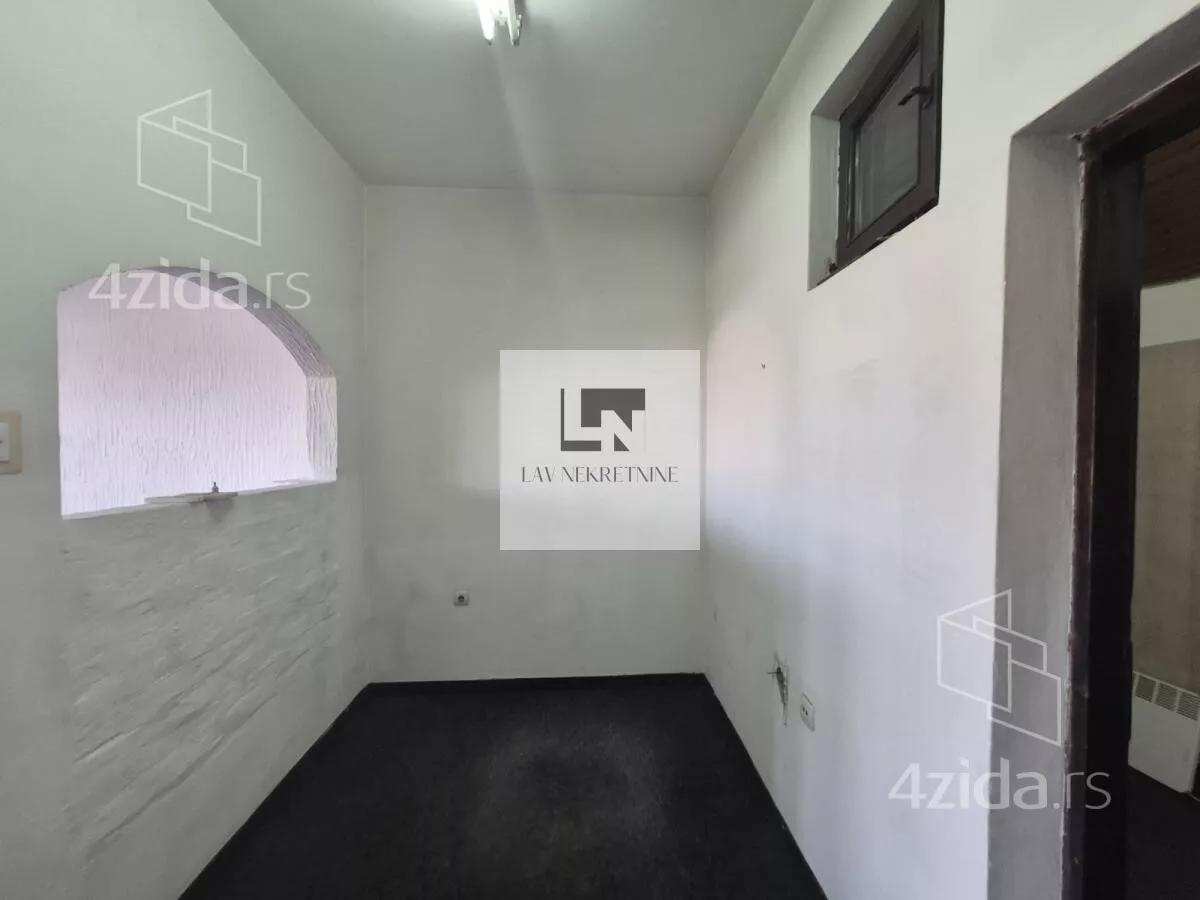 Lokal | 4zida