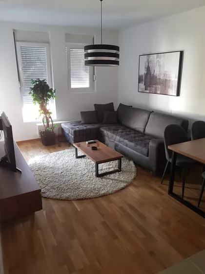 Sestre Baković | 4zida.rs