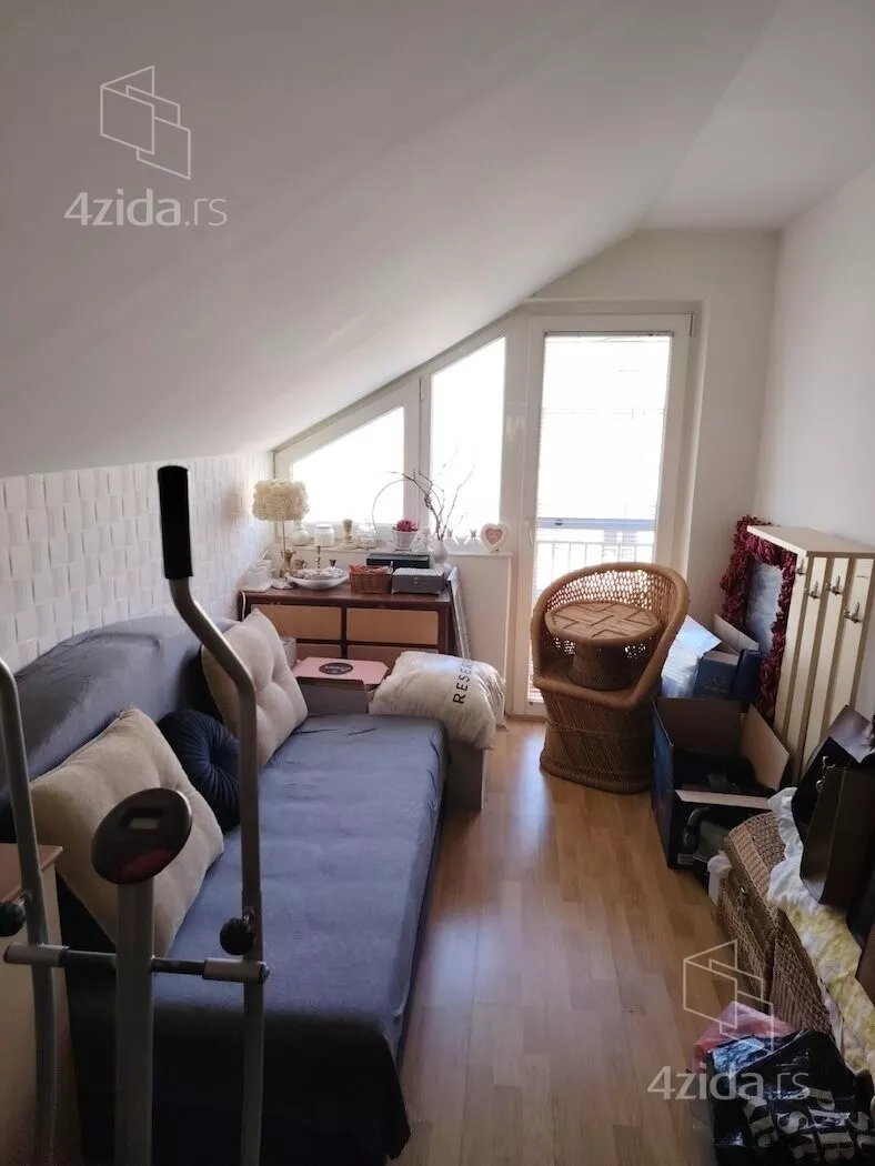 Dvoiposoban stan | 4zida