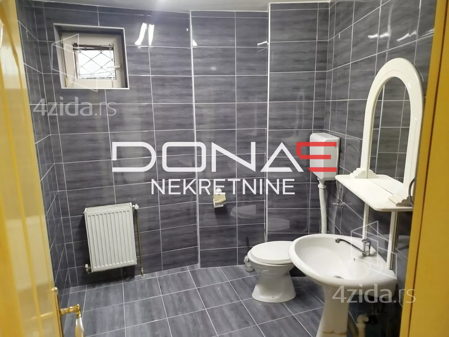 Poslovna zgrada | 4zida