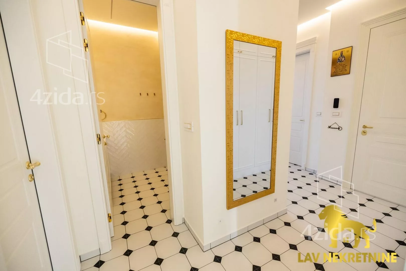 Petosoban stan | 4zida