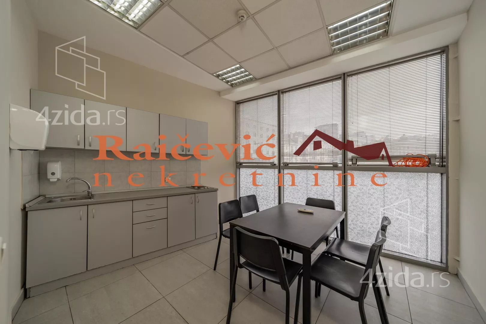 Poslovni prostor | 4zida