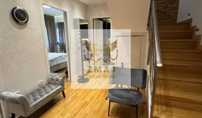 Sedmosoban stan | 4zida