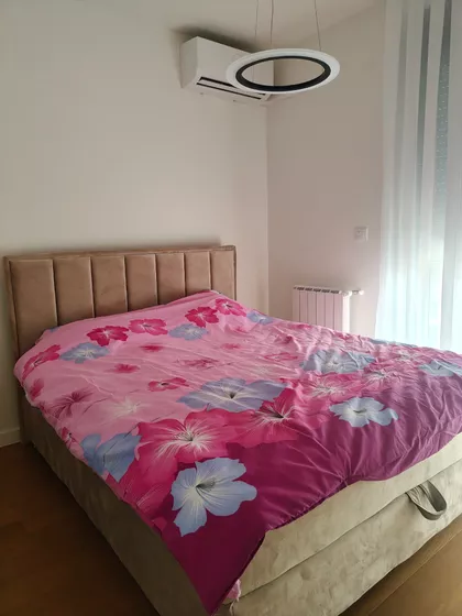 Ustanička 12 | 4zida.rs