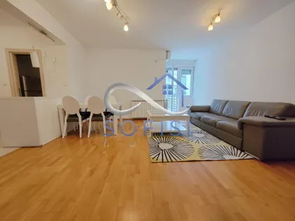 Petra Drapšina | 4zida.rs