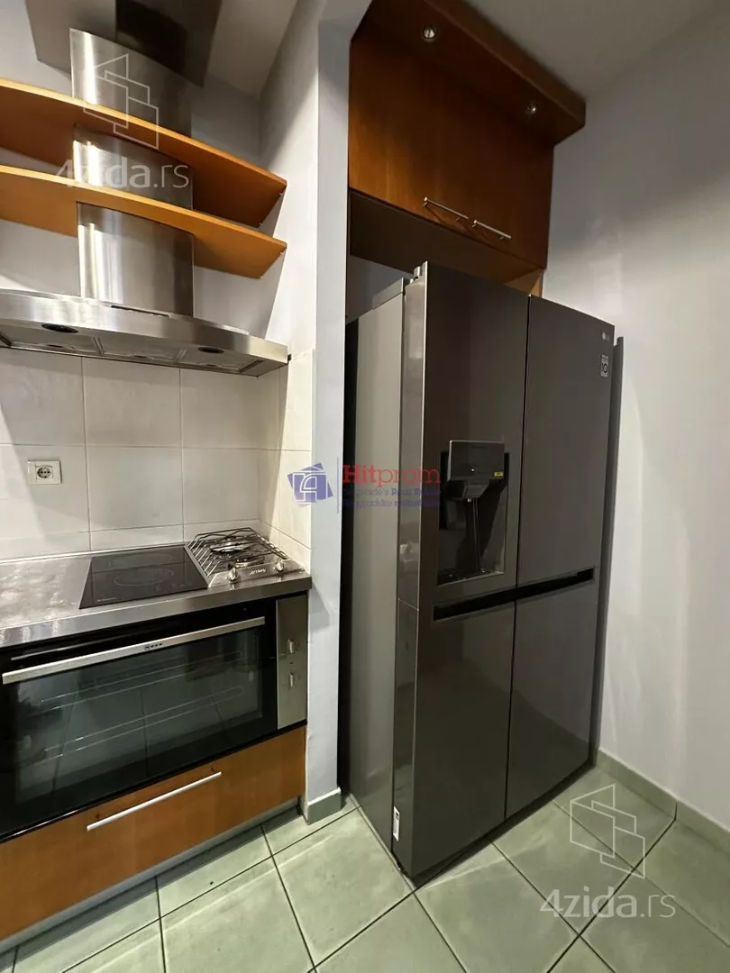 Četvoroiposoban stan | 4zida