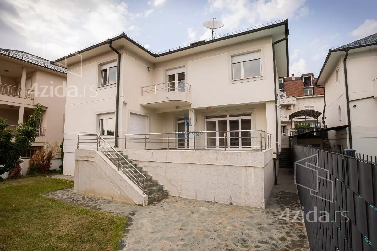 Kuća | 4zida