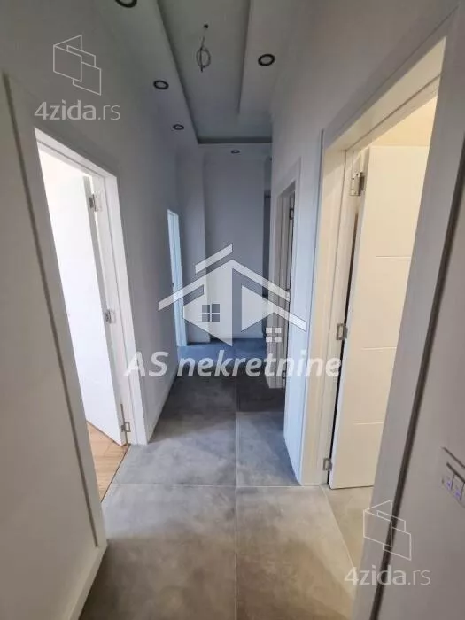 Četvoroiposoban stan | 4zida