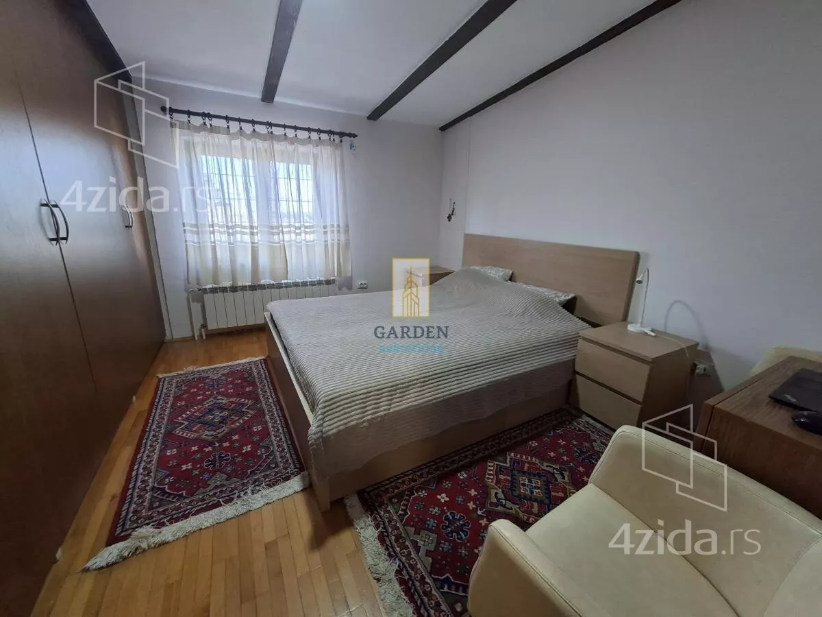 Šestosoban stan | 4zida