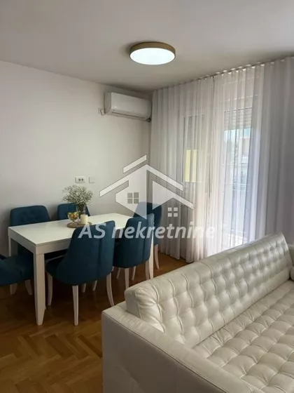 Stepa Stepanović | 4zida.rs