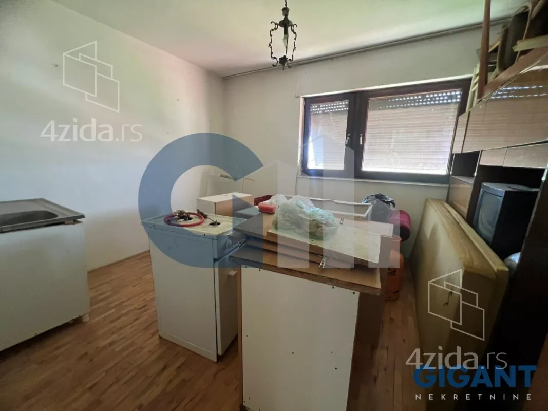 Šestosoban stan | 4zida