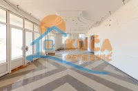 Lokal | 4zida
