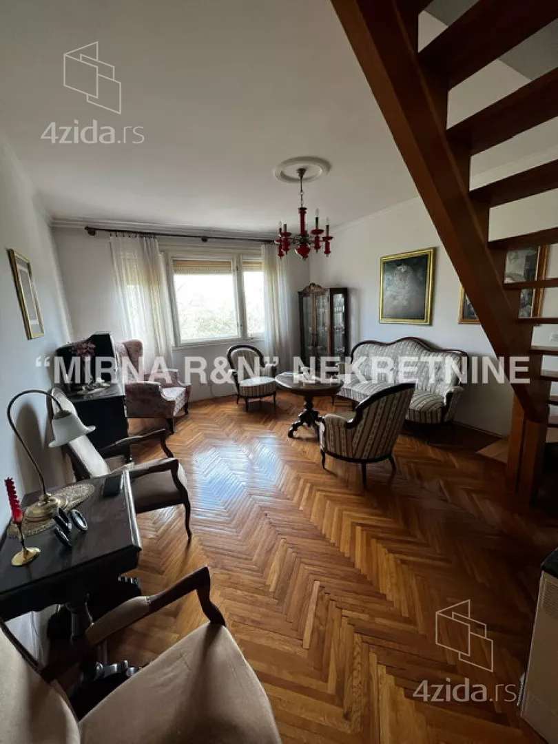 Četvoroiposoban stan | 4zida