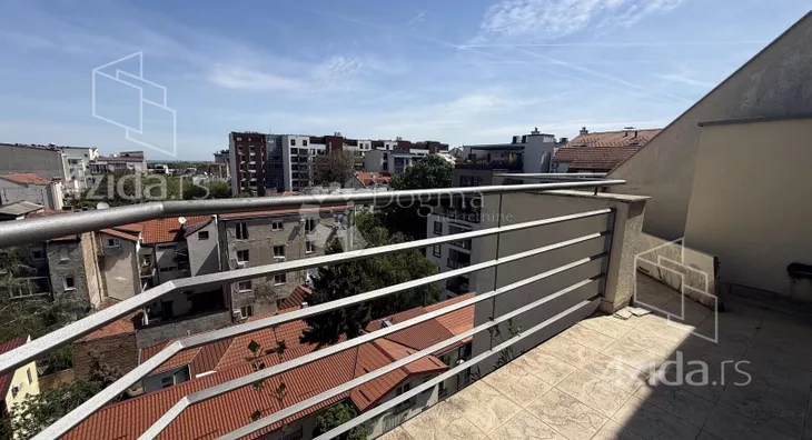 Šestosoban stan | 4zida