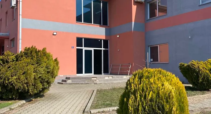 Poslovna zgrada | 4zida