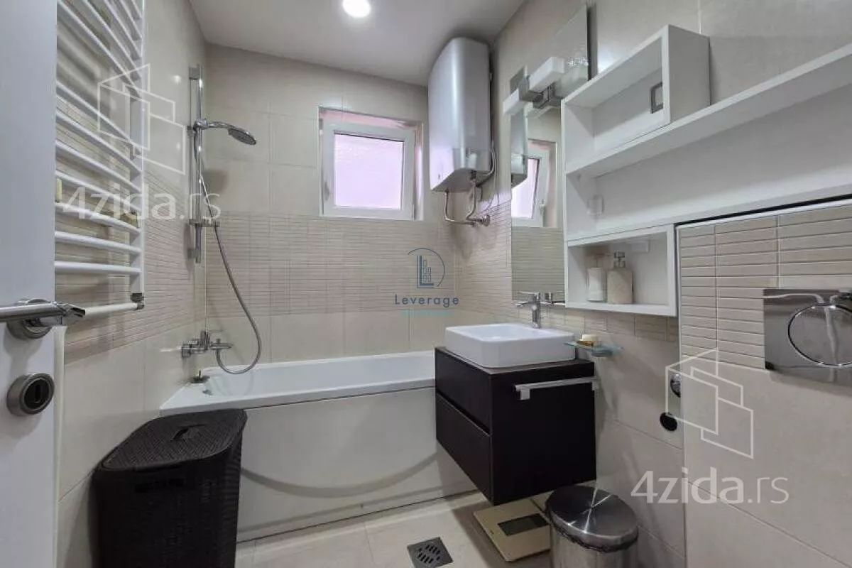 Petosoban stan | 4zida