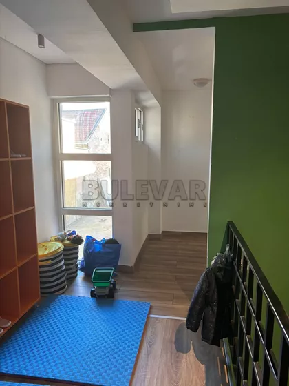 Učitelj Tasina | 4zida.rs
