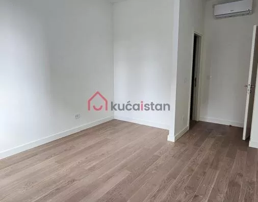 Lokal | 4zida