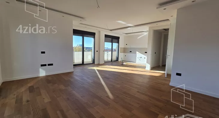 Šestosoban stan | 4zida