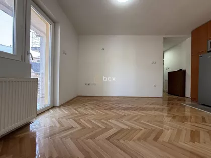 Dom Zdravlja | 4zida.rs