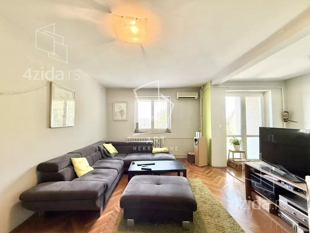 Petosoban stan | 4zida