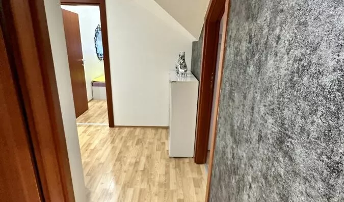 Četvoroiposoban stan | 4zida