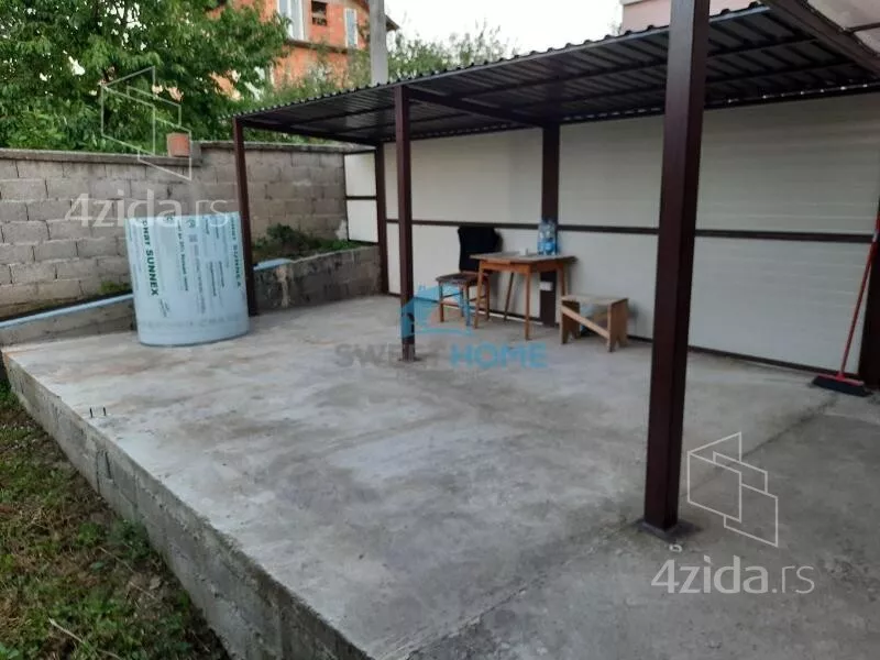 Četvoroiposoban stan | 4zida