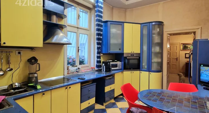 Šestosoban stan | 4zida