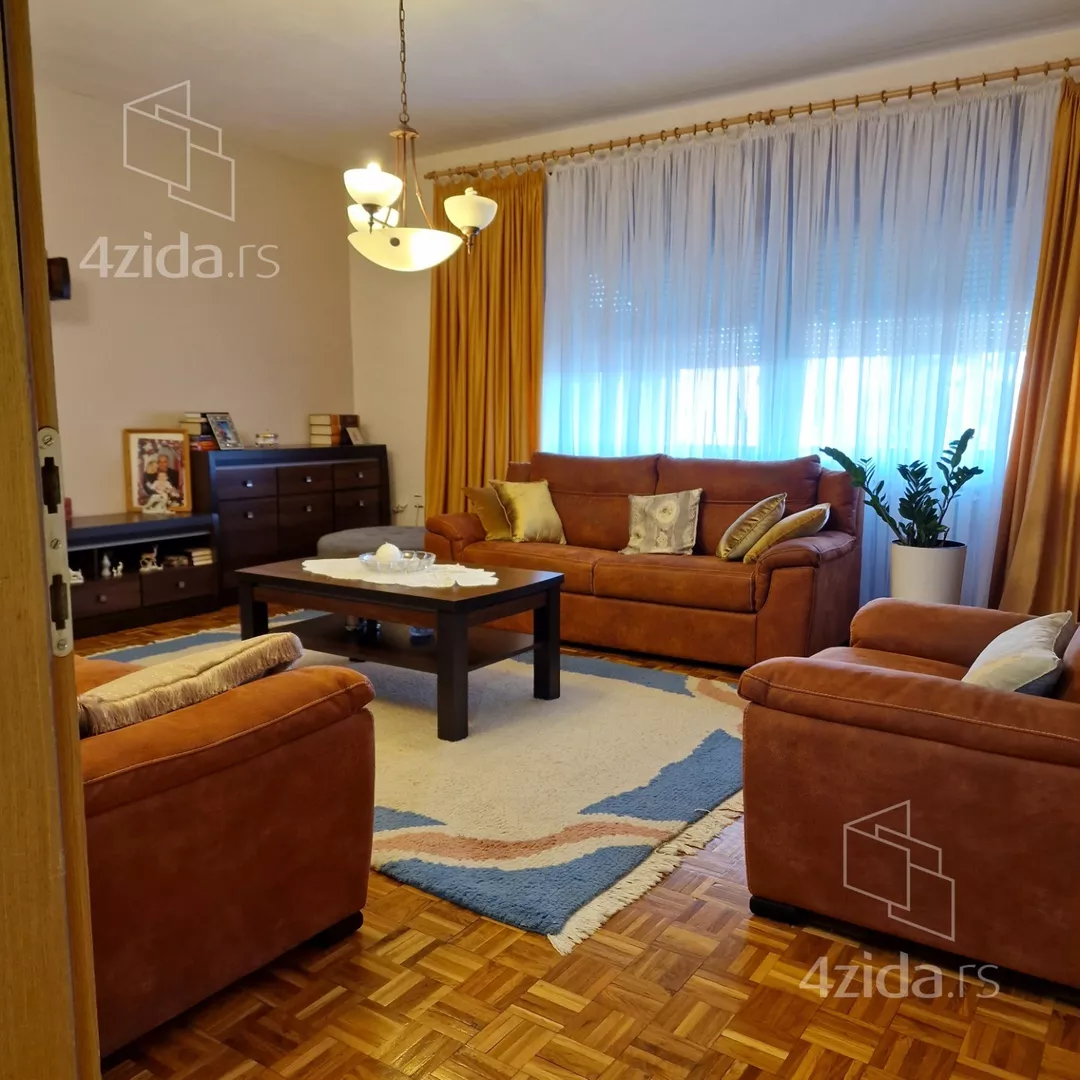 3-etažna kuća | 4zida