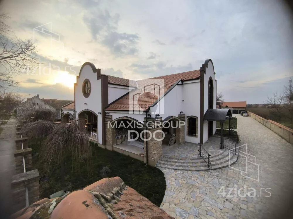 Šestoiposoban stan | 4zida